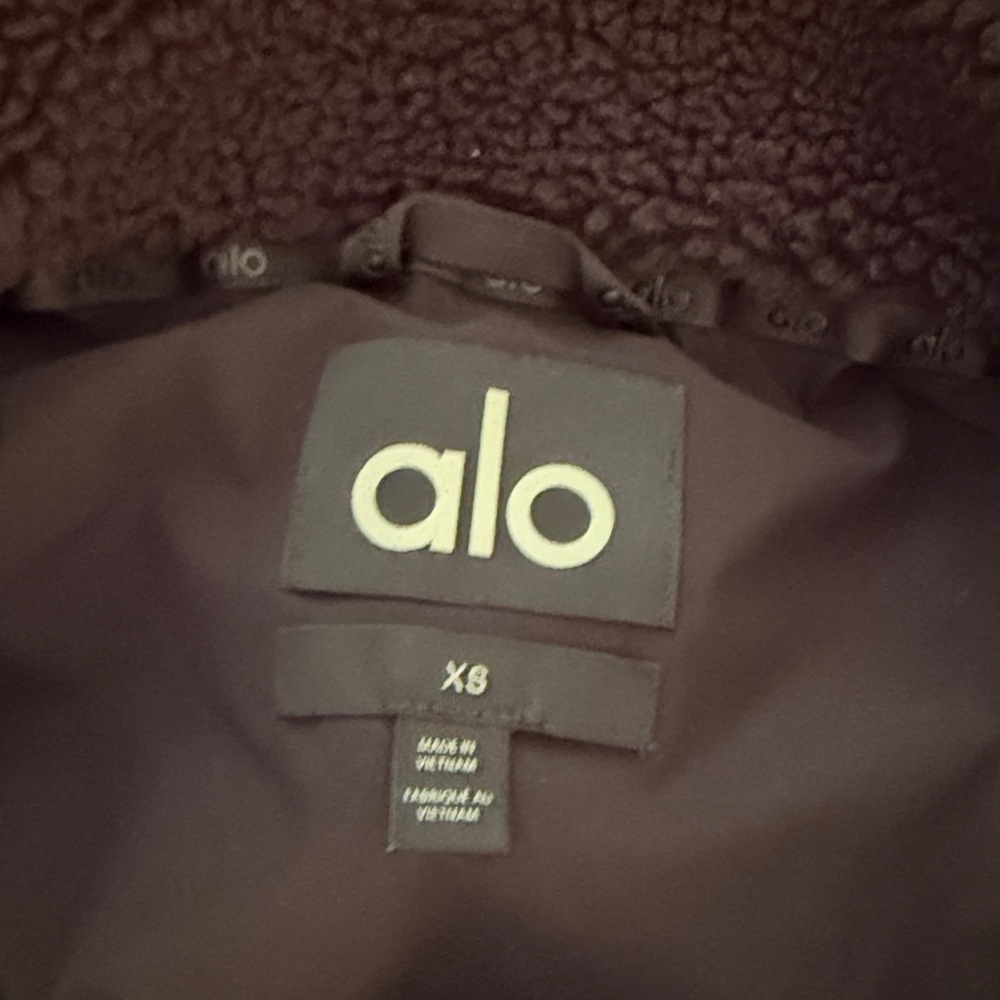 ALO Yoga Black Fleece Sherpa Jacket teddy fur - Picture 2 of 3